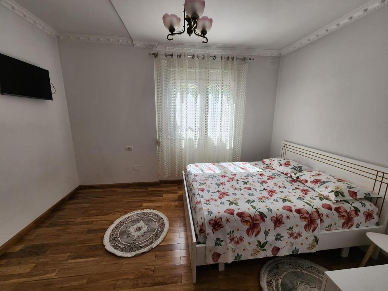 Private Room On A Shared Apartament Near Durres Beach Exterior foto