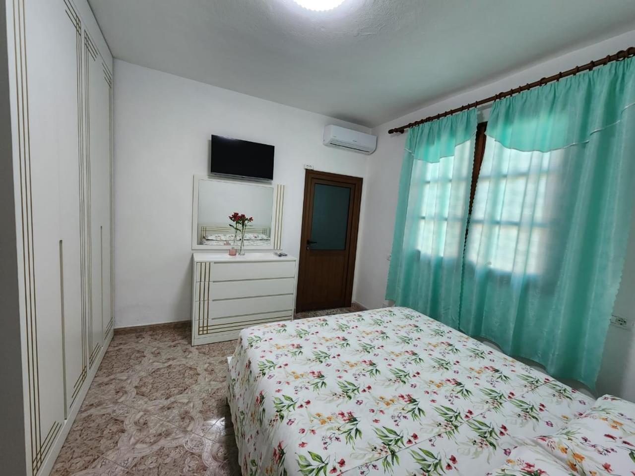 Private Room On A Shared Apartament Near Durres Beach Exterior foto