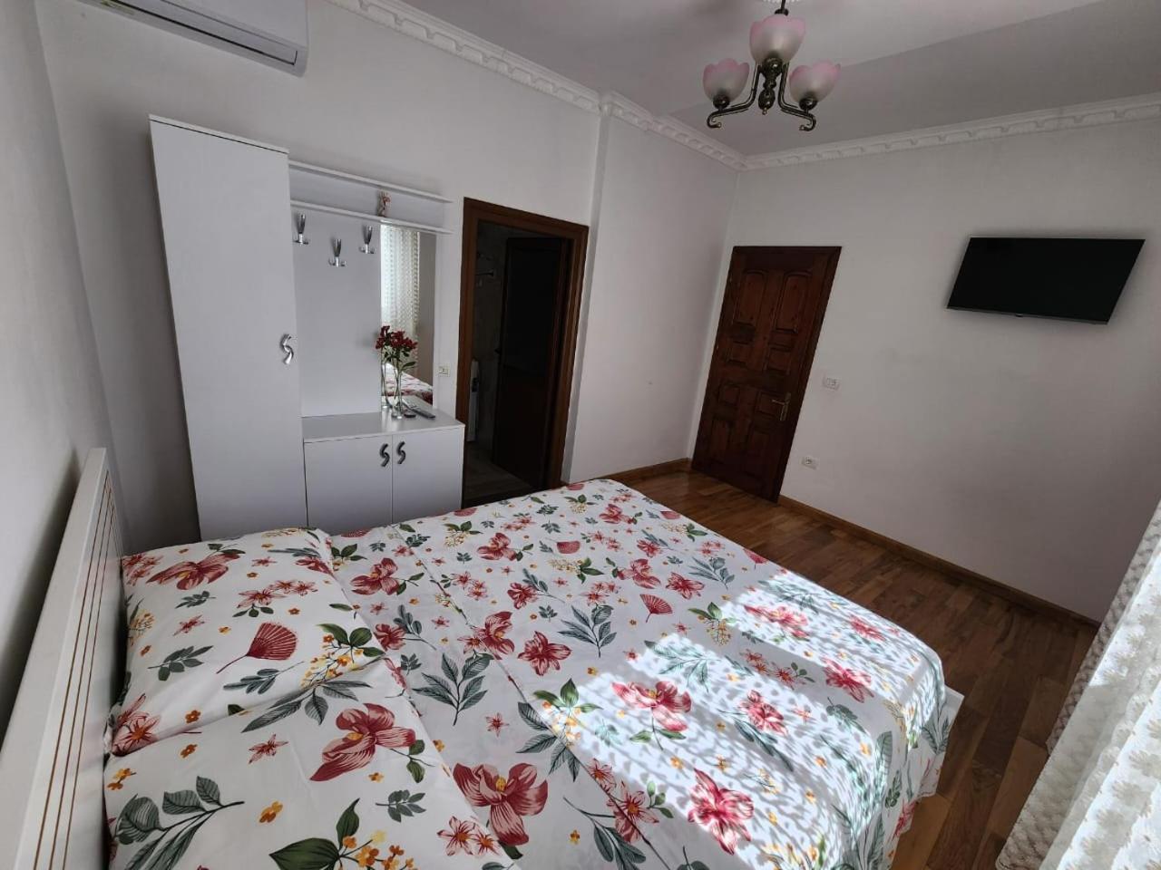 Private Room On A Shared Apartament Near Durres Beach Exterior foto